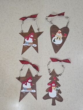 Vintage 1999 Farmhouse Style Hanging Metal Handpainted Christmas Decor